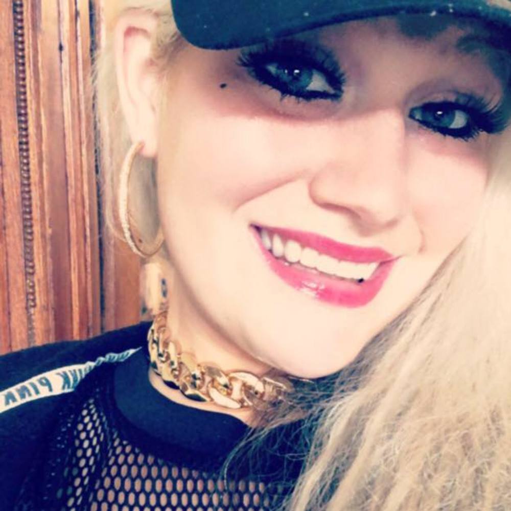 Meet your Posher, Lola